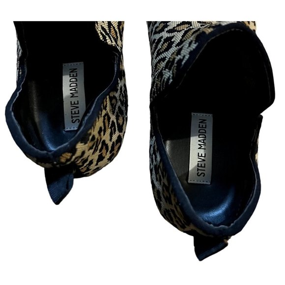 Steve Madden women's leopard print bootie size 9.5 M fabric upper, rubber sole - Picture 2 of 8